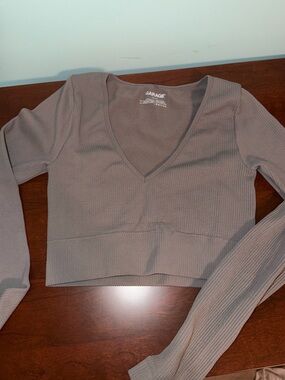 garage long sleeve crop top